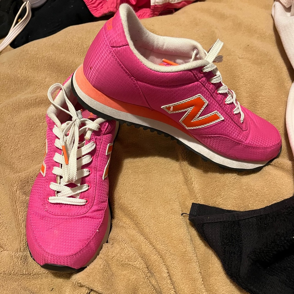 Pink new Balance tennis shoes